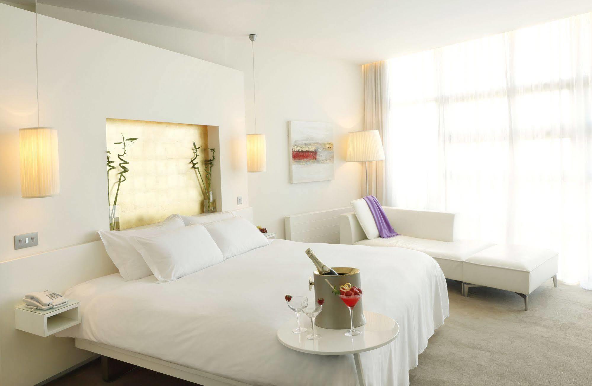 The Beacon Hotel Sandyford Luaran gambar